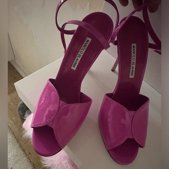 Manolo Blahnik - Picture 2 of 9